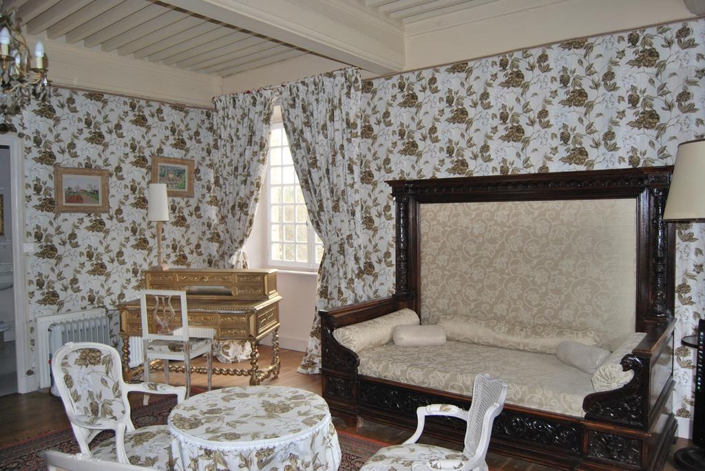 Chateau De Chantelauze Olliergues Værelse billede